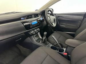 Toyota Corolla 1.6 Esteem - Image 10