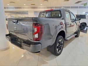 Nissan Navara 2.5DDTi double cab LE 4x4 - Image 3