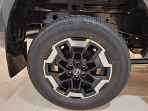 Nissan Navara 2.5DDTi double cab LE 4x4 - Image 6