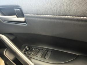 Toyota Corolla Cross 1.8 Xi - Image 10