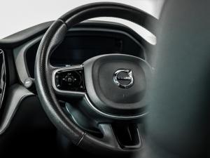 Volvo XC60 D5 AWD Momentum - Image 21