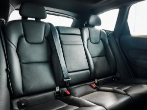 Volvo XC60 D5 AWD Momentum - Image 7