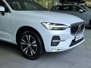 Volvo XC60 B5 AWD Plus Dark - Image 4