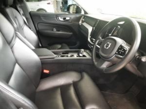 Volvo XC60 B5 AWD Plus Dark - Image 4
