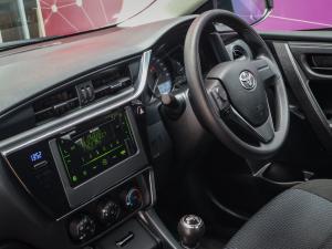 Toyota Corolla Quest 1.8 Plus manual - Image 12