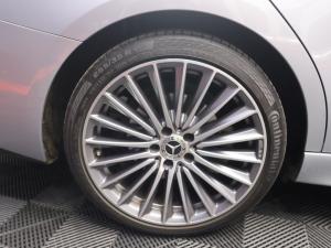 Mercedes-Benz C-Class C220d Avantgarde - Image 7