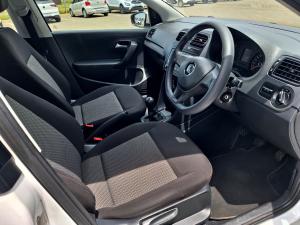 Volkswagen Polo sedan 1.6 Trendline - Image 6