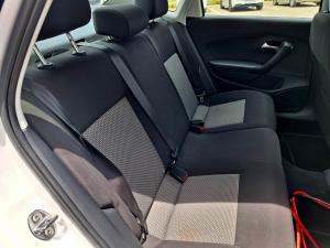 Volkswagen Polo sedan 1.6 Trendline - Image 8