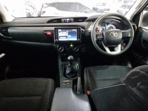 Toyota Hilux 2.4 GD-6 Raider X 4X4 automaticD/C - Image 6
