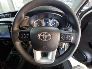 Toyota Hilux 2.4 GD-6 Raider X 4X4 automaticD/C - Image 8