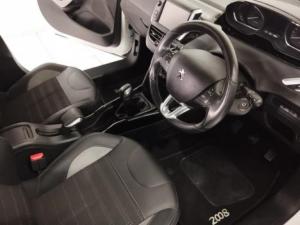 Peugeot 2008 1.2T Allure auto - Image 9