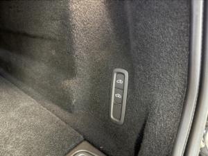 Volvo XC60 B6 AWD Ultimate Bright - Image 17