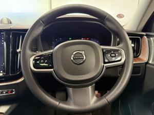 Volvo XC60 B6 AWD Ultimate Dark - Image 18