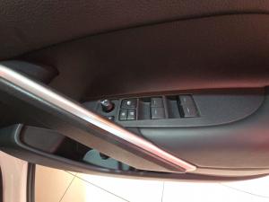 Toyota Corolla Cross 1.8 Xi - Image 25