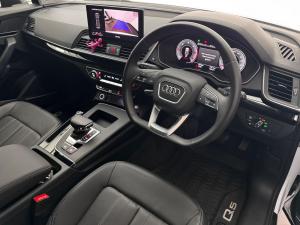 Audi Q5 40TDI quattro Advanced - Image 1