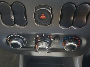 Nissan NP200 1.6i safety pack (aircon) - Image 15