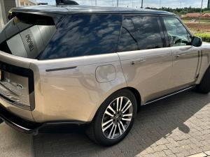 Land Rover Range Rover D350 HSE - Image 13