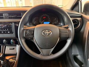 Toyota Corolla Quest 1.8 Plus manual - Image 13