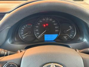 Toyota Corolla Quest 1.8 Plus manual - Image 14