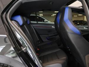 Volkswagen Golf R - Image 22