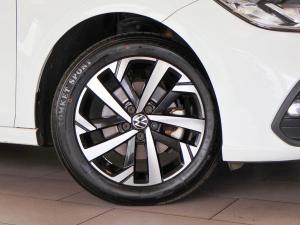 Volkswagen Polo hatch 1.0TSI Life auto - Image 3