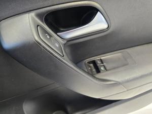 Volkswagen Polo Vivo hatch 1.4 Trendline - Image 21