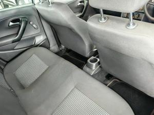 Volkswagen Polo Vivo hatch 1.6 Comfortline auto - Image 20