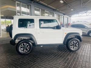 Suzuki Jimny 1.5 GLX AllGrip 3-door manual - Image 8