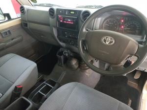 Toyota Land Cruiser 79 4.5D-4D LX V8 single cab - Image 6