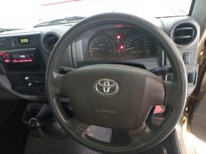 Toyota Land Cruiser 79 4.5D-4D LX V8 single cab - Image 8