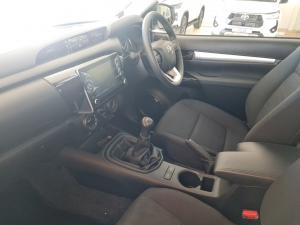 Toyota Hilux 2.4GD-6 single cab Raider manual - Image 7