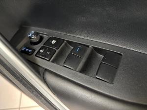 Toyota Corolla Cross 1.8 Hybrid XS - Image 11