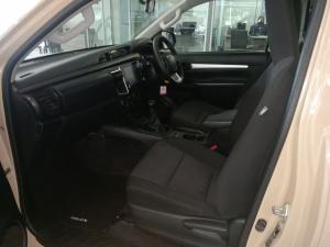 Toyota Hilux 2.4GD-6 single cab Raider manual - Image 7