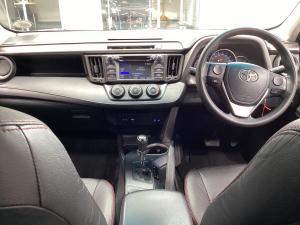 Toyota RAV4 2.0 GX auto - Image 6