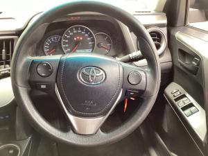 Toyota RAV4 2.0 GX auto - Image 8