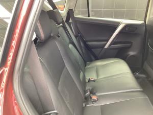 Toyota RAV4 2.0 GX auto - Image 18