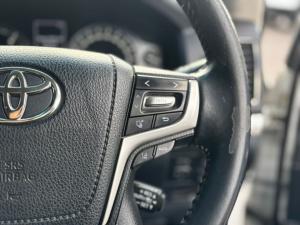 Toyota Land Cruiser 200 4.5D-4D V8 VX-R - Image 10