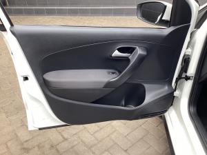 Volkswagen Polo sedan 1.6 Comfortline - Image 26