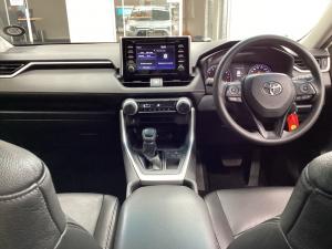 Toyota RAV4 2.0 GX auto - Image 6