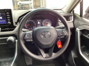 Toyota RAV4 2.0 GX auto - Image 8