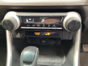 Toyota RAV4 2.0 GX auto - Image 15