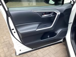 Toyota RAV4 2.0 GX auto - Image 26
