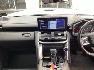 Toyota Land Cruiser 300 3.3D ZX - Image 15