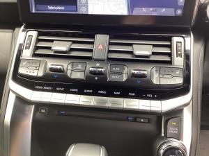 Toyota Land Cruiser 300 3.3D ZX - Image 16
