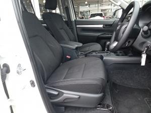 Toyota Hilux 2.4GD-6 double cab Raider auto - Image 16