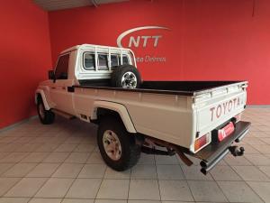 Toyota Land Cruiser 79 4.2DS/C - Image 9