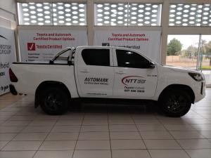 Toyota Hilux 2.4 GD-6 Raider 4X4 automaticD/C - Image 3