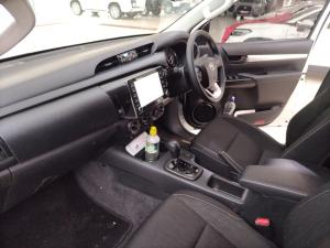 Toyota Hilux 2.4 GD-6 Raider 4X4 automaticD/C - Image 7