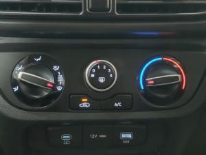 Hyundai Grand i10 1.0 Premium hatch - Image 9