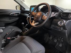 Toyota Urban Cruiser 1.5 XR manual - Image 13